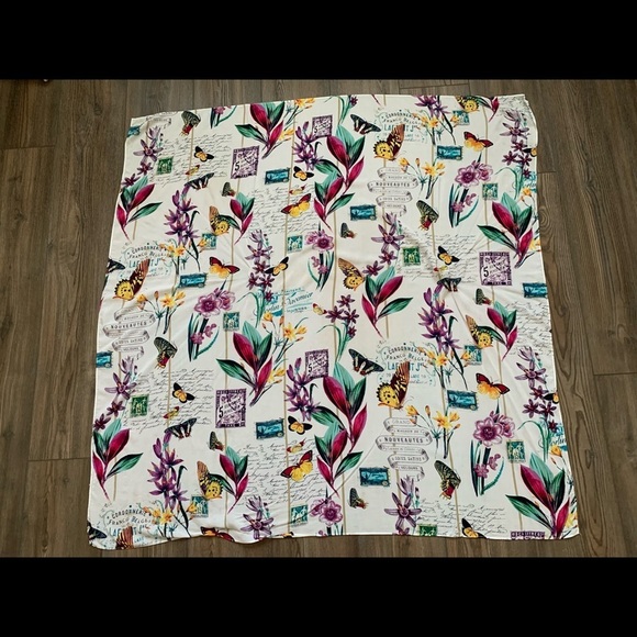 Floral and Butterfly Patterned Scarf - Picture 3 of 8